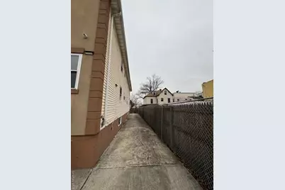 178 Highland Boulevard, Brooklyn, NY 11207 - Photo 4