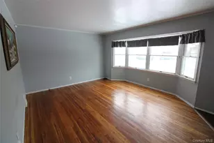 76 Vincent Rd, Hicksville, NY 11801 - Photo 10