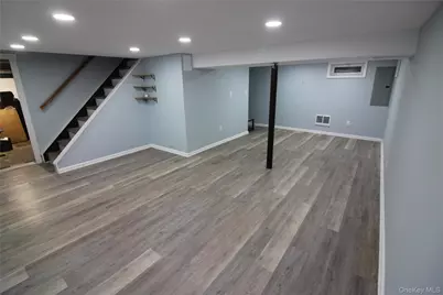 76 Vincent Road, Hicksville, NY 11801 - Photo 32