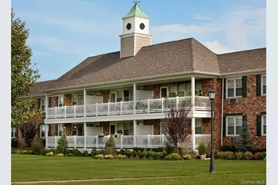 67 Prospect Avenue #8C, Hewlett, NY 11557 - Photo 1