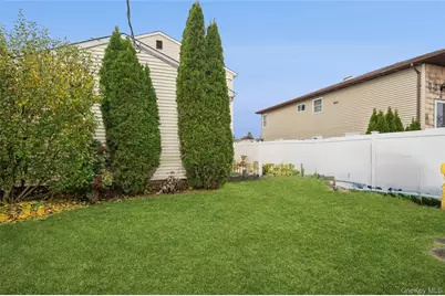 62 14th Street, Hicksville, NY 11801 - Photo 30