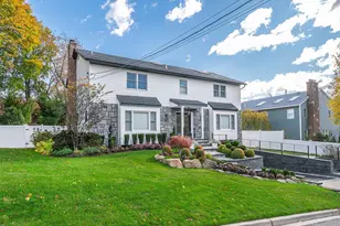 11 Maple St, Glenwood Landing, NY 11547 - Photo 2