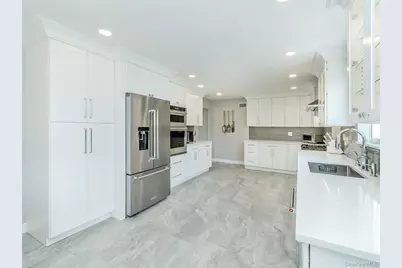 11 Maple Street, Glenwood Landing, NY 11547 - Photo 20