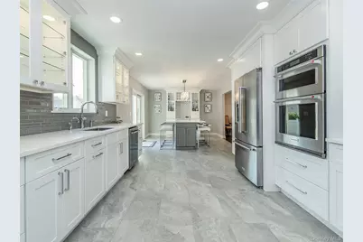 11 Maple Street, Glenwood Landing, NY 11547 - Photo 18