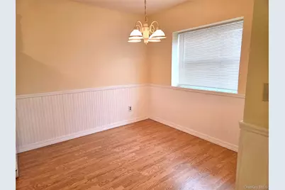 618 Lake Court #618, Middle Island, NY 11953 - Photo 4