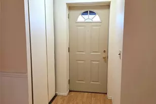 618 Lake Ct, Middle Island, NY 11953 - Photo 2