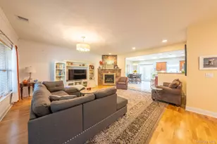 18 Kennsington Ct, Riverhead, NY 11901 - Photo 6