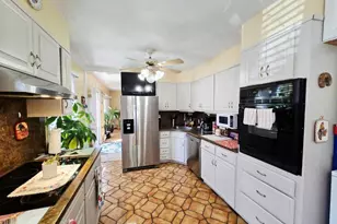 19 Curve Ln, Levittown, NY 11756 - Photo 4