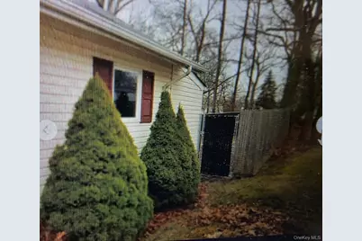 4 Forest Street, Ronkonkoma, NY 11779 - Photo 8