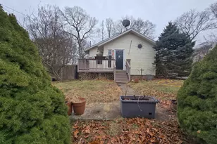 4 Forest St, Ronkonkoma, NY 11779 - Photo 2