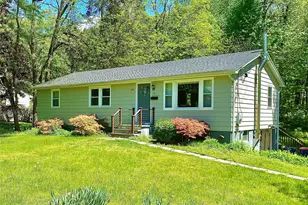 19 Crosmour Rd, Rhinebeck, NY 12572 - Photo 2