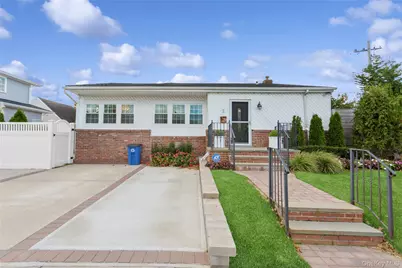 2 Leamington St, Long Beach, NY 11561 - Photo 2