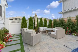 2 Leamington St, Long Beach, NY 11561 - Photo 10