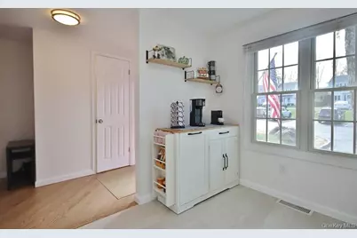 902 Williamsburg Drive, Mahopac, NY 10541 - Photo 6