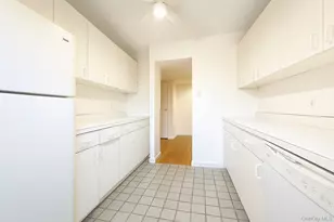 7 Terrace, Great Neck, NY 11021 - Photo 18