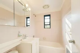 7 Terrace, Great Neck, NY 11021 - Photo 16