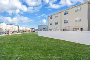 101 Surf Dr, Bronx, NY 10473 - Photo 6