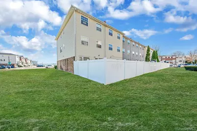 101 Surf Drive #23, Bronx, NY 10473 - Photo 4