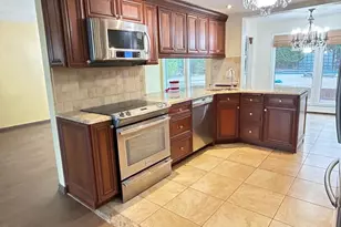 3200 Lydia Ln, Bellmore, NY 11710 - Photo 8