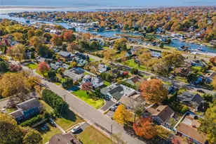 31 Grand Central Ave, Amityville, NY 11701 - Photo 28