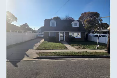 17 Denton Place, Roosevelt, NY 11575 - Photo 2