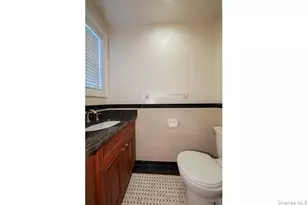 100 Villa D'Est Dr, Coram, NY 11727 - Photo 10