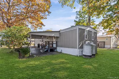 40 Buttercup Dr, Bohemia, NY 11716 - Photo 6