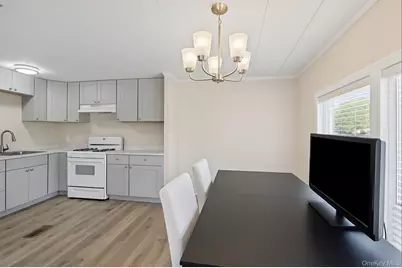 40 Buttercup Dr, Bohemia, NY 11716 - Photo 12