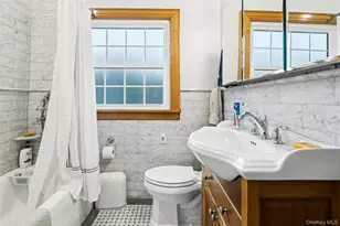 30 School St, East Williston, NY 11596 - Photo 24
