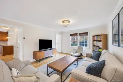 311 Devon Lane, Smithtown, NY 11787 - Photo 4