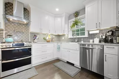 1800 Carlisle Place, Merrick, NY 11566 - Photo 10