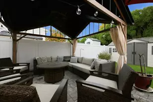 1800 Carlisle Pl, Merrick, NY 11566 - Photo 32