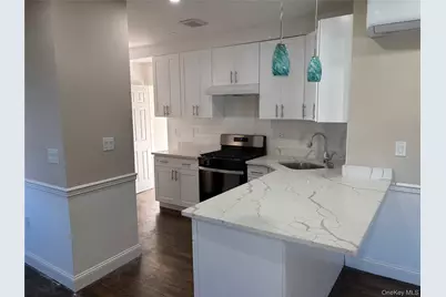 14410 105th Avenue, Jamaica, NY 11435 - Photo 10