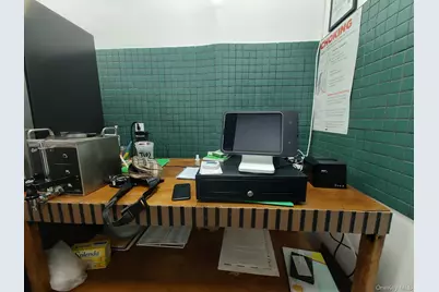 41-02A Green Point Avenue, Astoria, NY 11104 - Photo 6