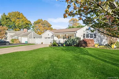160 Grand Central Avenue, Amityville, NY 11701 - Photo 2