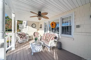 160 Grand Central Ave, Amityville, NY 11701 - Photo 4