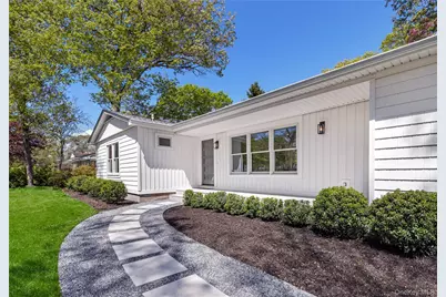 4 Pine Tree Court, East Quogue, NY 11942 - Photo 2