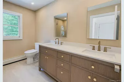 4 Pine Tree Court, East Quogue, NY 11942 - Photo 16