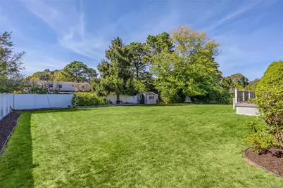 4 Lisa Court, Medford, NY 11763 - Photo 32