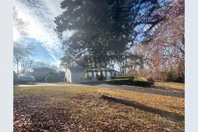 23 Gay Drive, Great Neck, NY 11024 - Photo 2