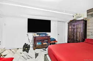 1052 Evergreen Ave, Bronx, NY 10472 - Photo 44