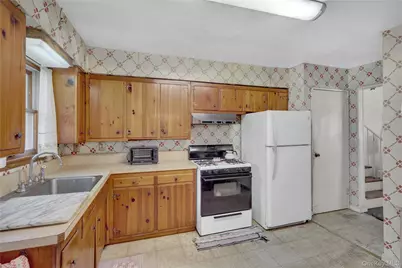 31 Poplar Street, Massapequa, NY 11758 - Photo 16