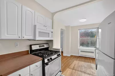 223 1/2 Delano W Avenue, Yonkers, NY 10704 - Photo 10