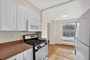 223 1/2 Delano W Ave, Yonkers, NY 10704 - Photo 10