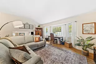 442 Hoffman Ln, Hauppauge, NY 11788 - Photo 18