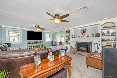 74 Loop Drive, Sayville, NY 11782 - Photo 20