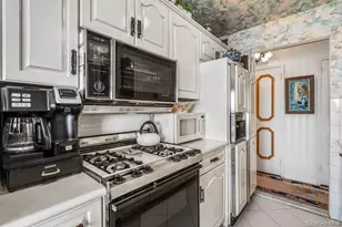 166-25 Powells Cove Blvd, Whitestone, NY 11357 - Photo 12