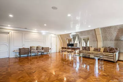 0 Kings Point Road, Great Neck, NY 11024 - Photo 32