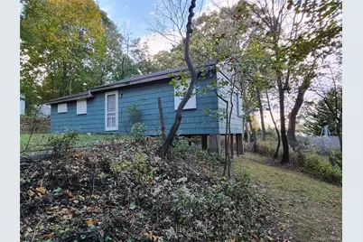 19 Carlisle Drive, Northport, NY 11768 - Photo 2