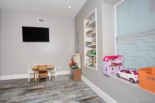 247 Cherry Ln, Suffern, NY 10901 - Photo 12